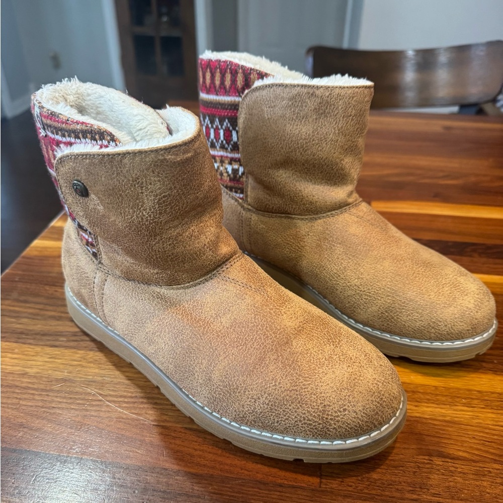 Skechers BOBS Plush Tan boots